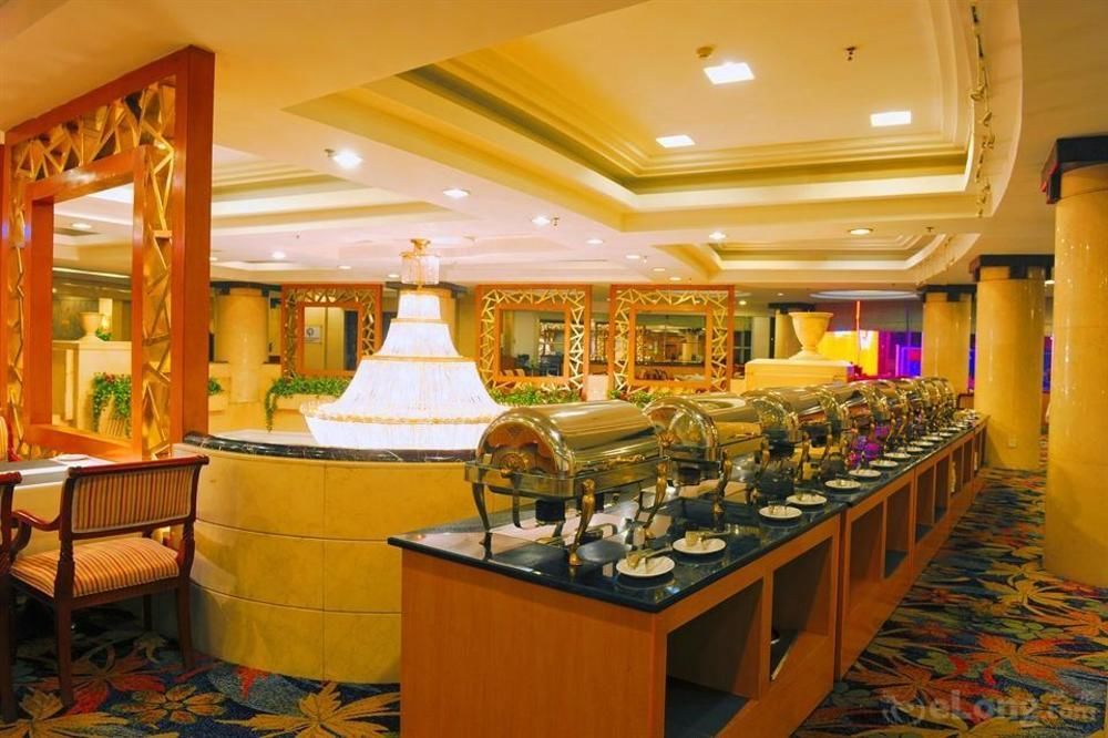 Crown Hotel Wuhan Exterior photo