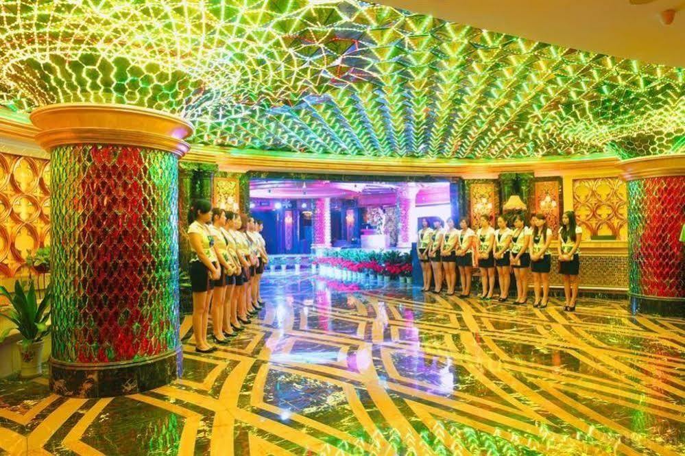 Crown Hotel Wuhan Exterior photo